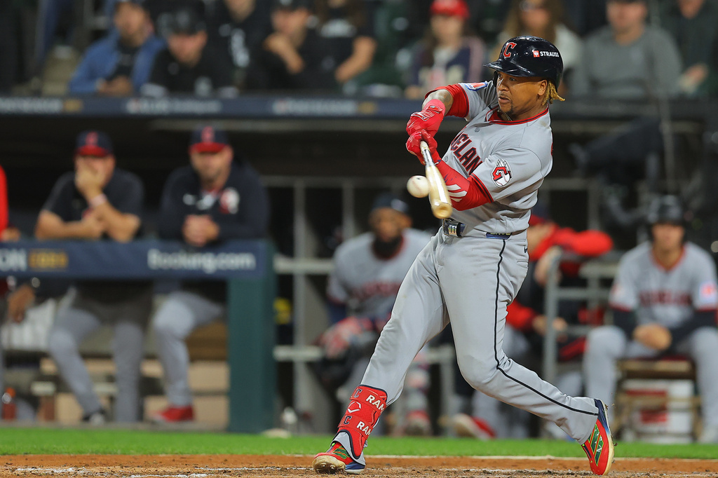 José Ramírez homers as the Guardians beat the White Sox 9-5 to force a decisive Game 5 in ALDS